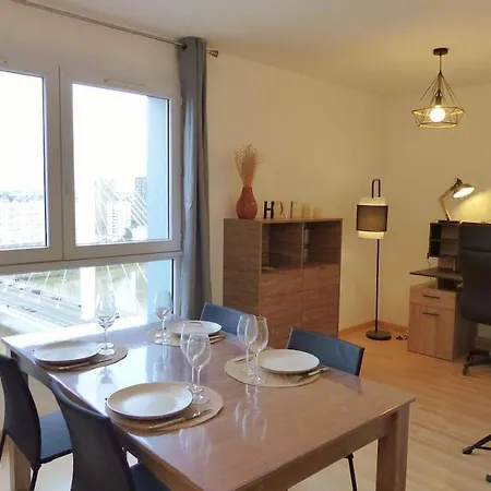 Vulcain 4, 14eme, Ile De Nantes, Vue Exceptionnelle Avec Parking Apartment